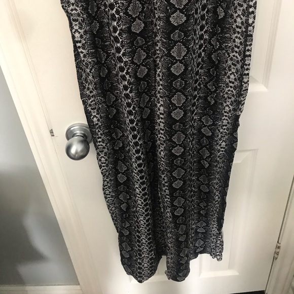 H&M V-Neck Jumpsuit Size 10 - Picture 4 of 5